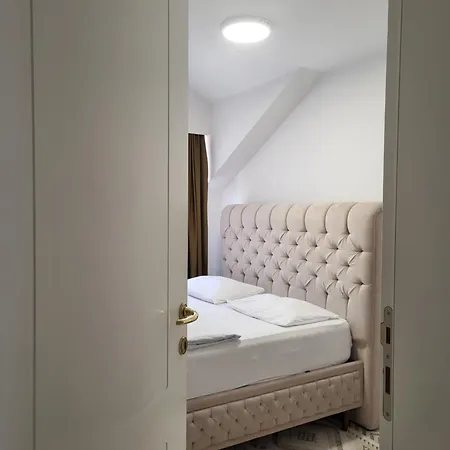 Mek Lux Apartment *