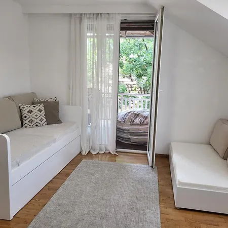 Mek Lux Apartment *
