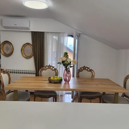 Mek Lux Apartment *