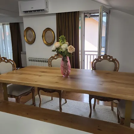 Mek Lux Apartment *