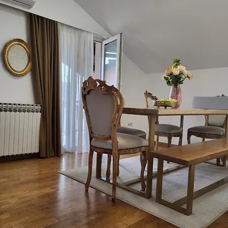 Mek Lux Apartment *