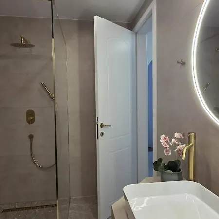 Mek Lux